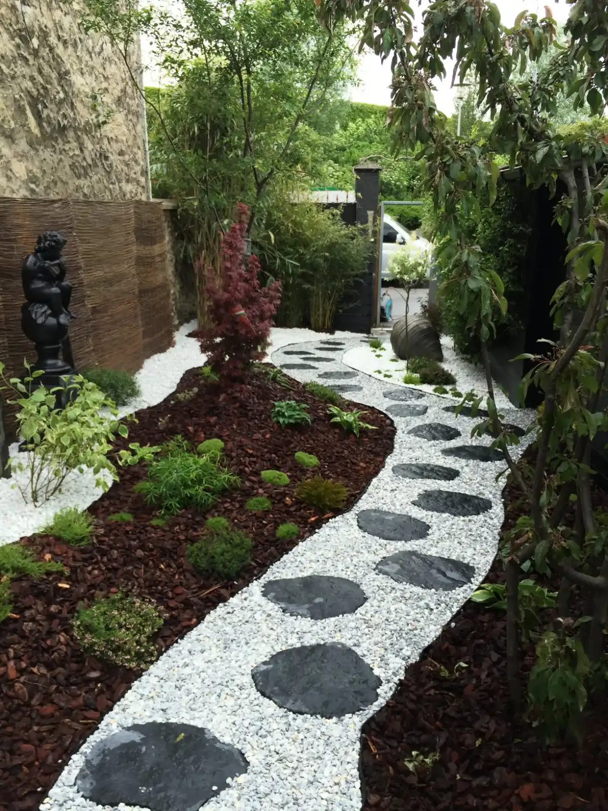 Allee pas japonais gravier ardoise - Parisy Espaces Verts, paysagiste dans l'Eure (27)
