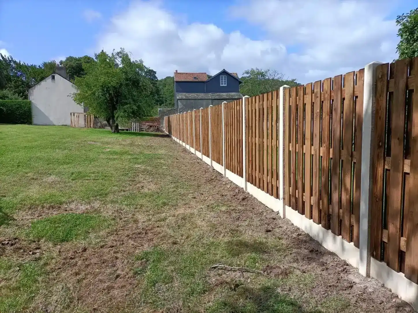 Cloture bois poteaux beton - Parisy Espaces Verts, paysagiste dans l'Eure (27)